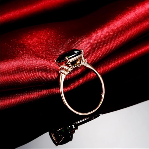 New Rose Gold Green Emerald Ring - Picture 7 of 7